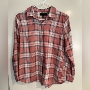 Banana Republic Women's plaid
Flannel Button Up Long Sleeve Size
XS Shirt Soft